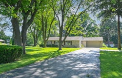 W212n4912 Weyer Rd, Menomonee Falls, WI 53051