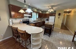 2511 ARNOLD Road, Jacksonville, IL 62650