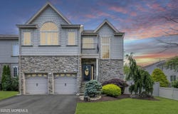 118 Pelican Court, Marlboro, NJ 07746