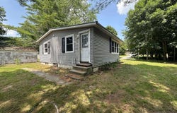 4 Campbell Street, Augusta, ME 04330