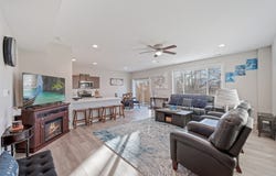 290 Amberwood Drive, Pleasant Hill, IA 50327
