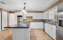 1001 Pinehurst Place, McComb, MS 39648