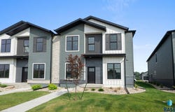 8617 W Shoreline Pl, Sioux Falls, SD 57107