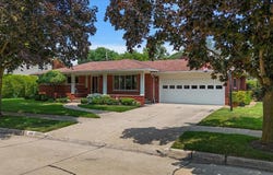 632 S Rosedale, Grosse Pointe Woods, MI 48236