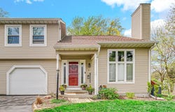 607 Weatherwood Lane, Valparaiso, IN 46383