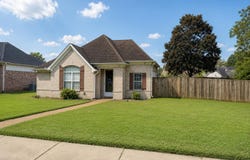 8833 MACON Rd, Memphis, TN 38018