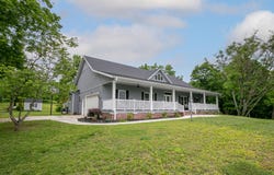 1422 E 370th Road, Bolivar, MO 65613