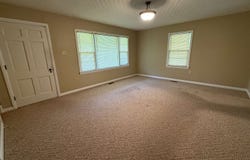 915 Pine St, Cherokee, AL 35616