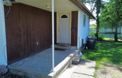 915 S 5TH Street, Clinton, IA 52732