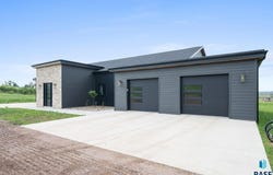 46364 257th St, Hartford, SD 57033