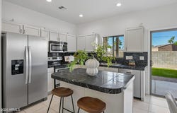 3020 E KINGS Avenue, Phoenix, AZ 85032