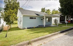 834 S Washington Street, St Albans, WV 25177