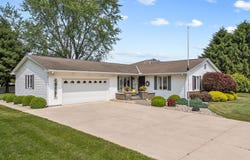 106 River Cove Lane, North Manchester, IN 46962