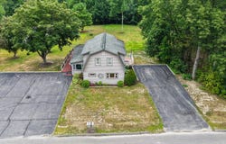 975 Main Street, Bradley, ME 04411