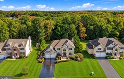 10 TREETOPS Drive, MONROE TOWNSHIP, NJ 08831
