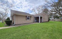 22 Freemont Lane, Coram, NY 11727