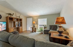 1000 S MCKERN CT, Newberg, OR 97132