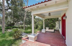 302 E OAKLAND AVENUE, OAKLAND, FL 34760