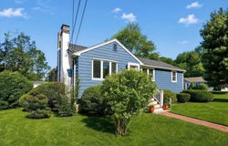 3 Rindone St, Holbrook, MA 02343