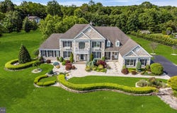 1 ETHAN DRIVE, FARMINGDALE, NJ 07727