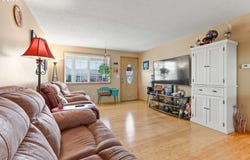 2247 OREGON Ct, Woodburn, OR 97071