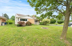 1677 Kenview Road, Columbus, OH 43209