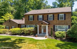 89 Pine Street, Lincroft, NJ 07738