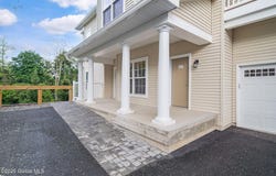 605 Vly Pointe Drive, Niskayuna, NY 12309