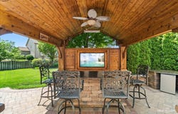 390 Bloomfield Circle E, Oswego, IL 60543