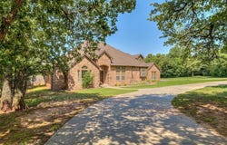 825 Liveoak Lane, Blanchard, OK 73010