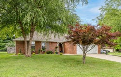 1021 W Whiteside Street, Springfield, MO 65807