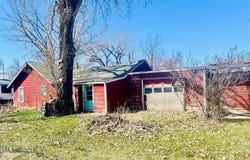 211 Illinois, Chinook, MT 59523