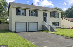243 WINTERGREEN LANE, CARNEYS POINT, NJ 08069