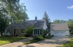 211 5th Ave. N., Humboldt, IA 50548