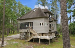 134 W Dowry Creek, Belhaven, NC 27810