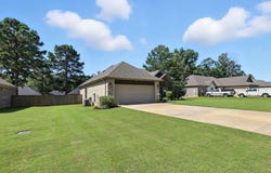 121 Hayden Dr, Beebe, AR 72012