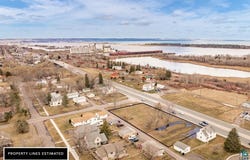 2702 E 2nd St, Superior, WI 54880