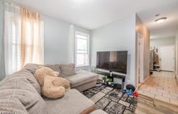 305 S 11Th St, Newark City, NJ 07103-1911