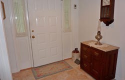 16 Laurel Court, Nashua, NH 03062