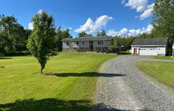123 Stairs Rd, Amsterdam, NY 12010