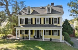 137 Wellesley St, Weston, MA 02493