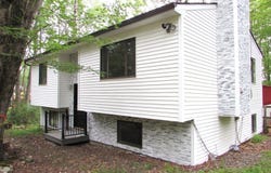 109 Rodeo Lane, Lords Valley, PA 18428