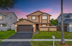 930 SW 99th Ave, Pembroke Pines, FL 33025