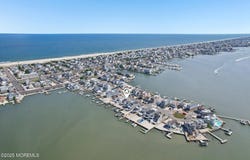 255 W 27th Street, Ship Bottom, NJ 08008