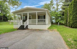 38 COLONIAL CIRCLE, SHIPPENSBURG, PA 17257
