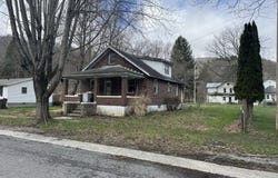 1114 Third Ave, Marlinton, WV 24954
