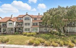 80 Baybridge Dr, Gulf Breeze, FL 32561