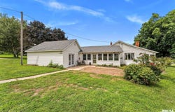 2576 285TH Avenue, De Witt, IA 52742