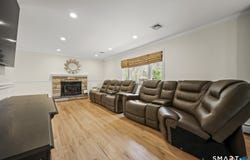 40 Winthrop Place, Monroe, CT 06468