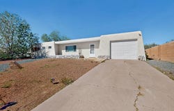 5723 Fairfax Drive NW, Albuquerque, NM 87114